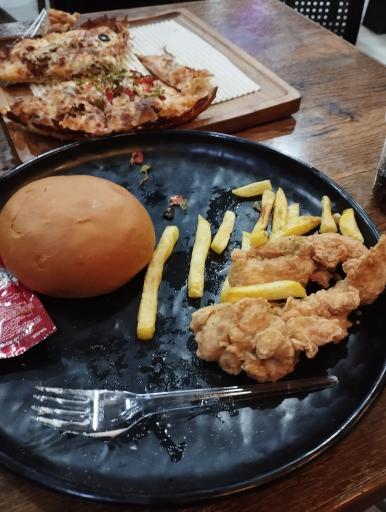 عکس پیتزا آیلین