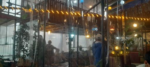 عکس باغ و رستوران سنتی شب نشین