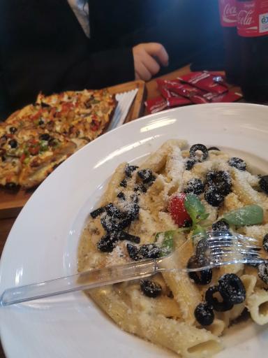 عکس پیتزا آیلین