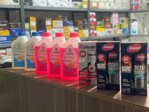 عکس آقای لنت(مرکز تخصصی لنت)