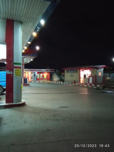 عکس جایگاه گاز CNG و پمپ بنزین