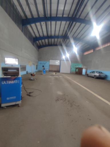 عکس مرکز معاینه فنی خودروهای سبک و خودروهای شهرداری