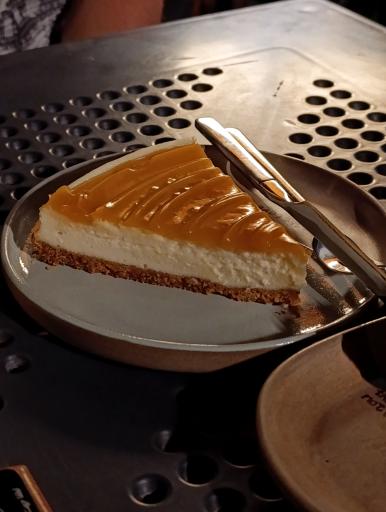 کافه کتاب راوی