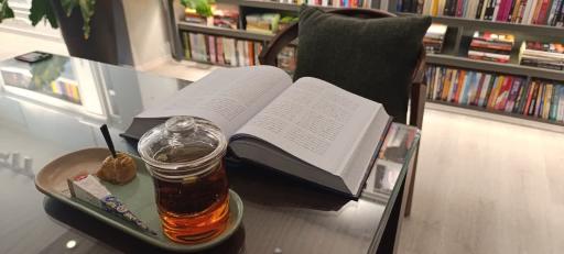 عکس کافه کتاب راوی