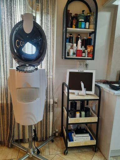 عکس سالن زیبایی نادیناز