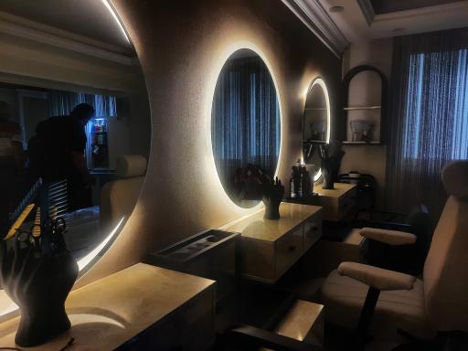 عکس سالن زیبایی نادیناز