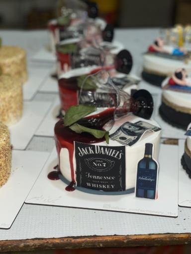 عکس قنادی ولیعصر