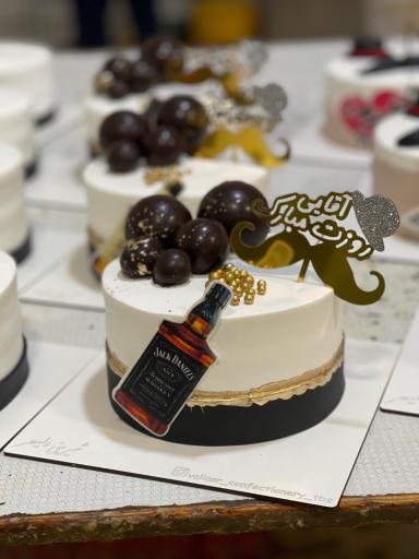 عکس قنادی ولیعصر