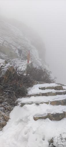 عکس مسیر کوهنوردی دربند و قله توچال