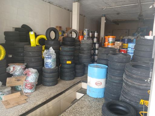 عکس تعویض روغنی و لاستیک هوشیار