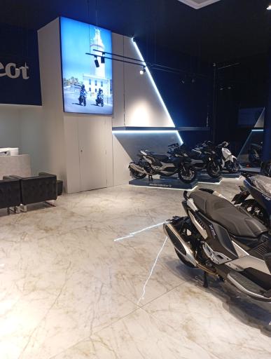 عکس نمایندگی مدرن موتور آسیا کد ۱۱۲۲