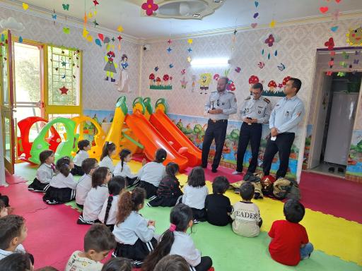 عکس مهد و پیش دبستانی بچه های خورشید