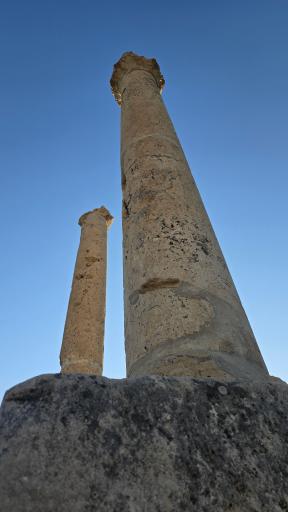 عکس ستونهای یادبود