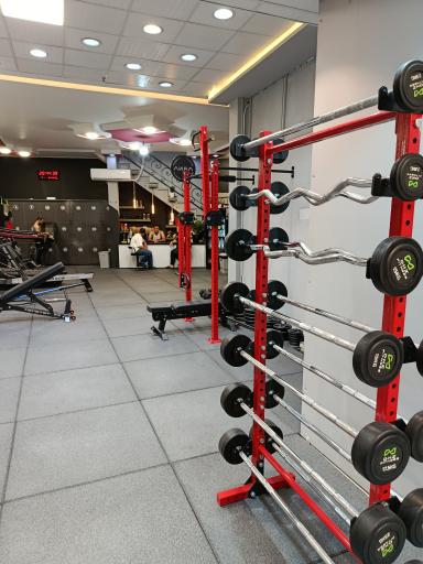 عکس باشگاه بدنسازی باهاتیم