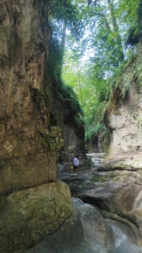 عکس آبشار و تنگه سوتراش