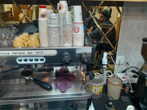 عکس کافه ترافیک