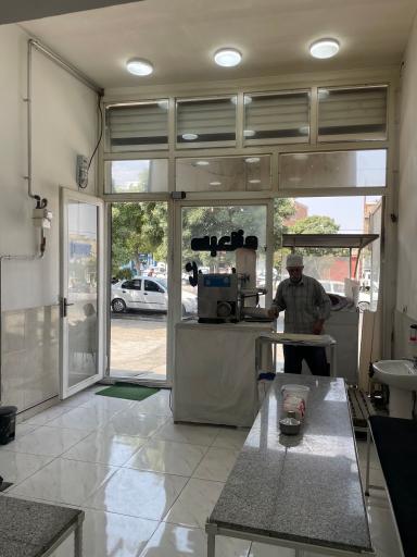 عکس آقای صبحانه