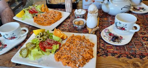 عکس کافه صبحانه ماهینا