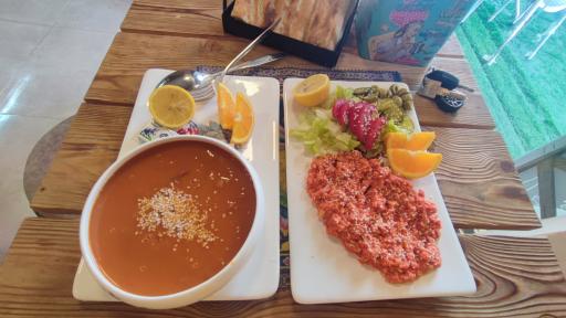 عکس کافه صبحانه ماهینا