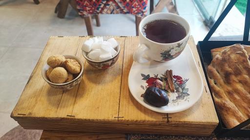 عکس کافه صبحانه ماهینا