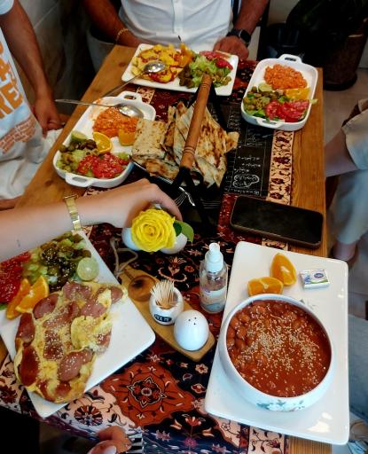 کافه صبحانه ماهینا