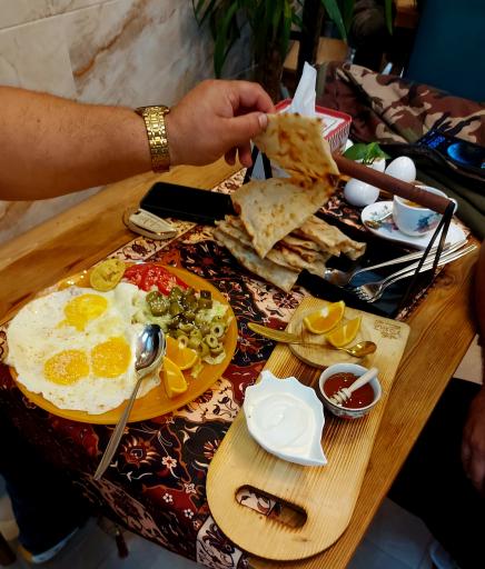 کافه صبحانه ماهینا