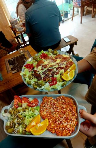 عکس کافه صبحانه ماهینا