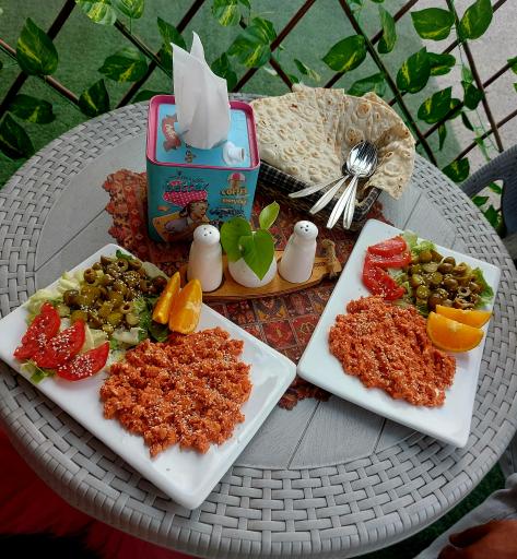 عکس کافه صبحانه ماهینا