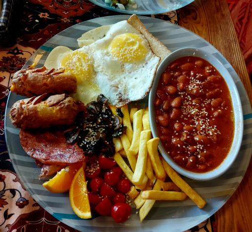 عکس کافه صبحانه ماهینا