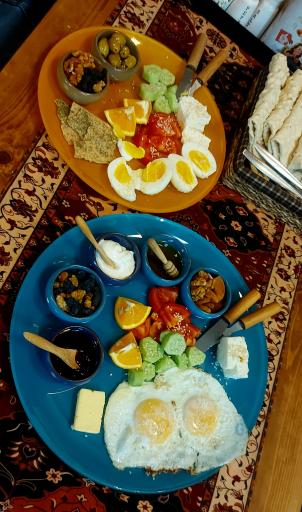 عکس کافه صبحانه ماهینا