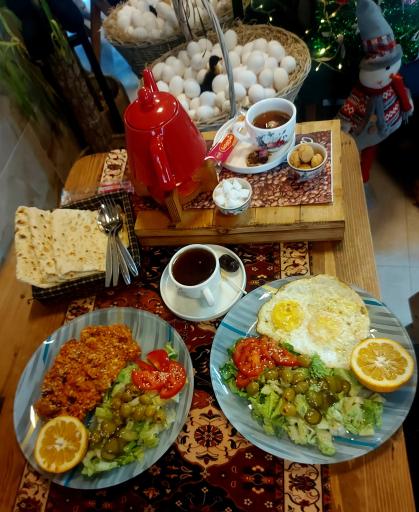 عکس کافه صبحانه ماهینا