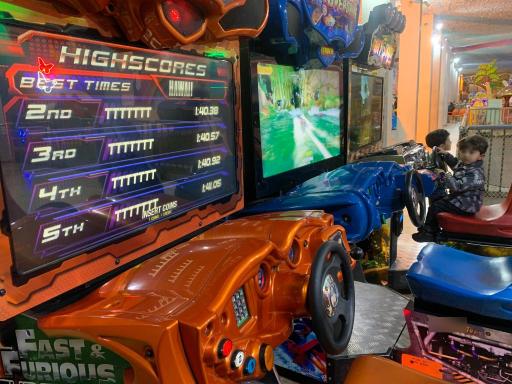 عکس شهربازی سرپوشیده سرزمین رویایی