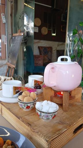 عکس کافه صبحانه ماهینا