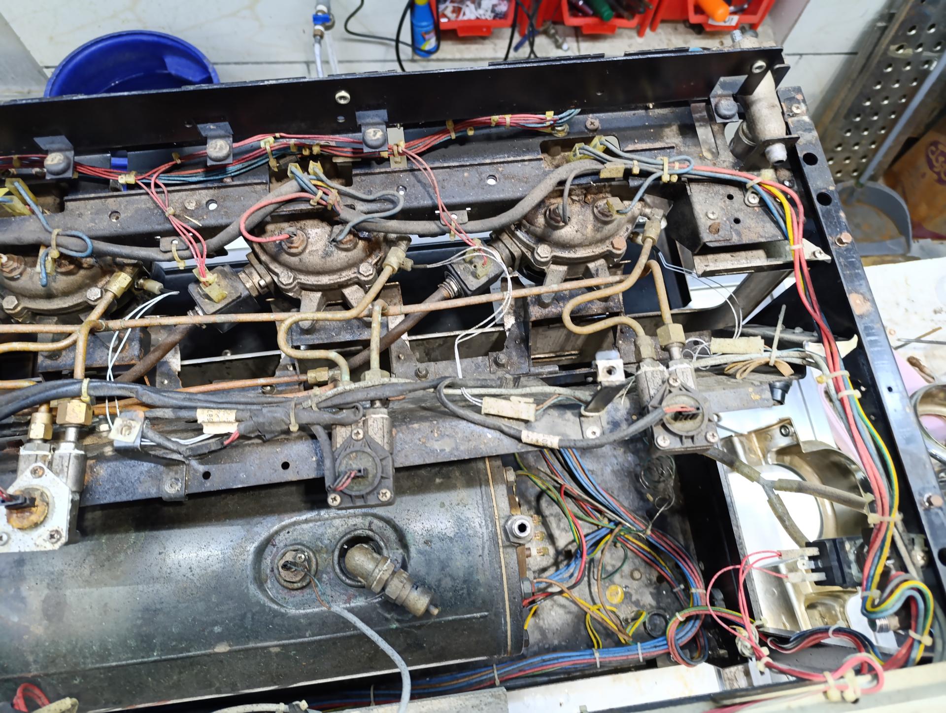 عکس تعمیرگاه دستگاه اسپروسو ساز الیزه