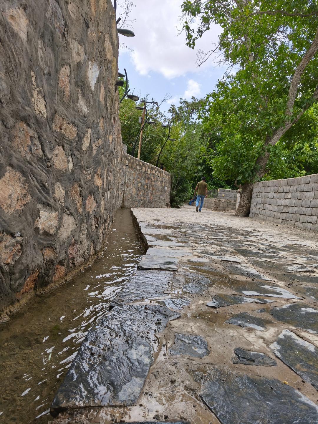 عکس چشمه احمد آباد