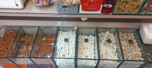 عکس آجیل و خشکبار بختیاری