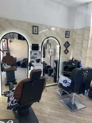 عکس آرایشگاه مردانه آبان