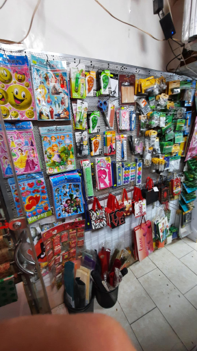 عکس فروشگاه هنری و لوازم تحریر پالت