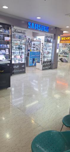 عکس فروشگاه موبایل سامسونگ