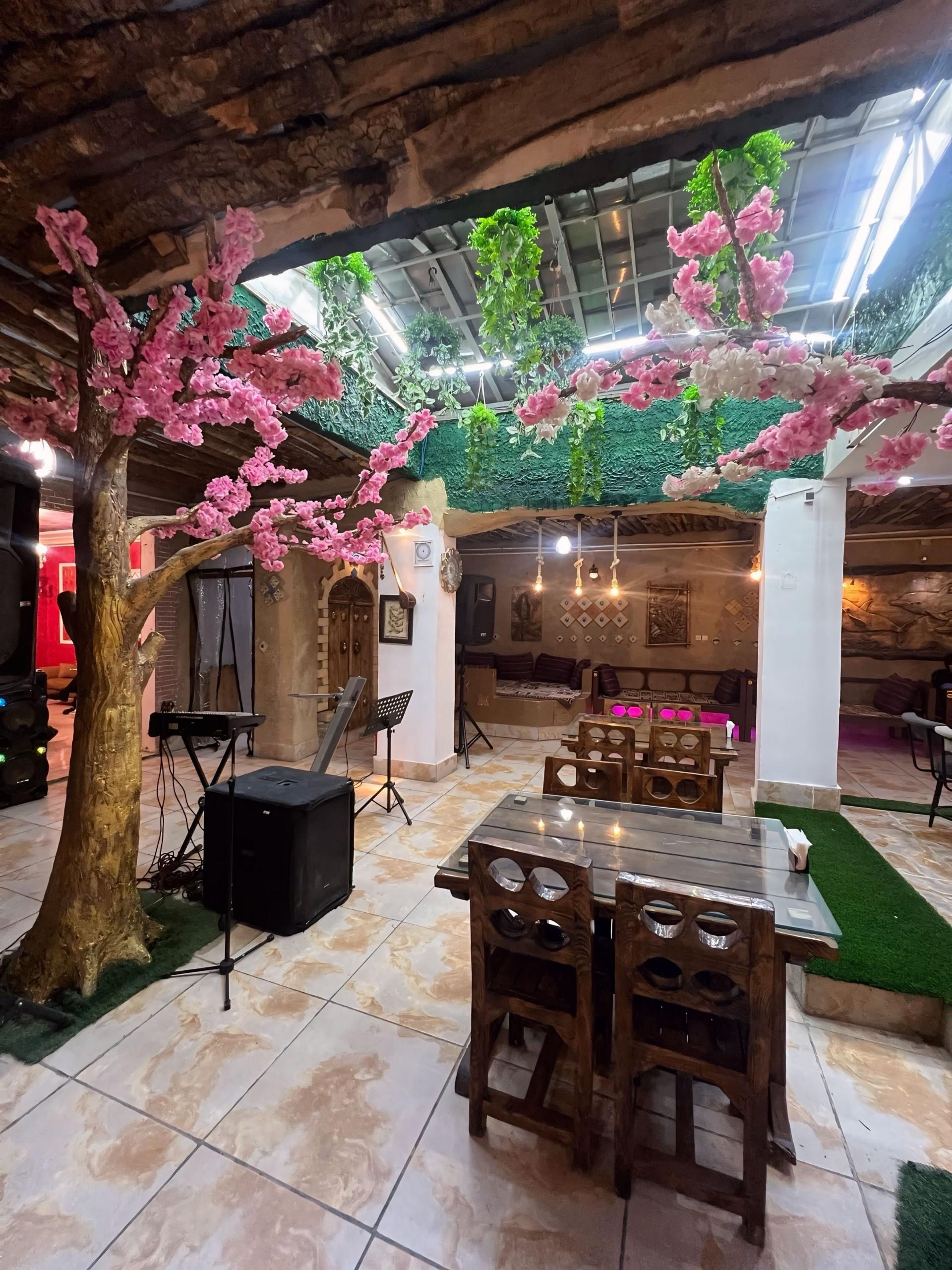 عکس کافه رستوران کاخ نشین