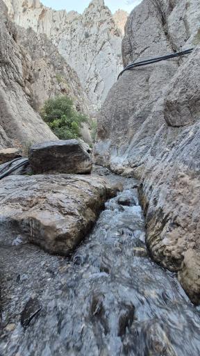 عکس آبشار زاوین 
