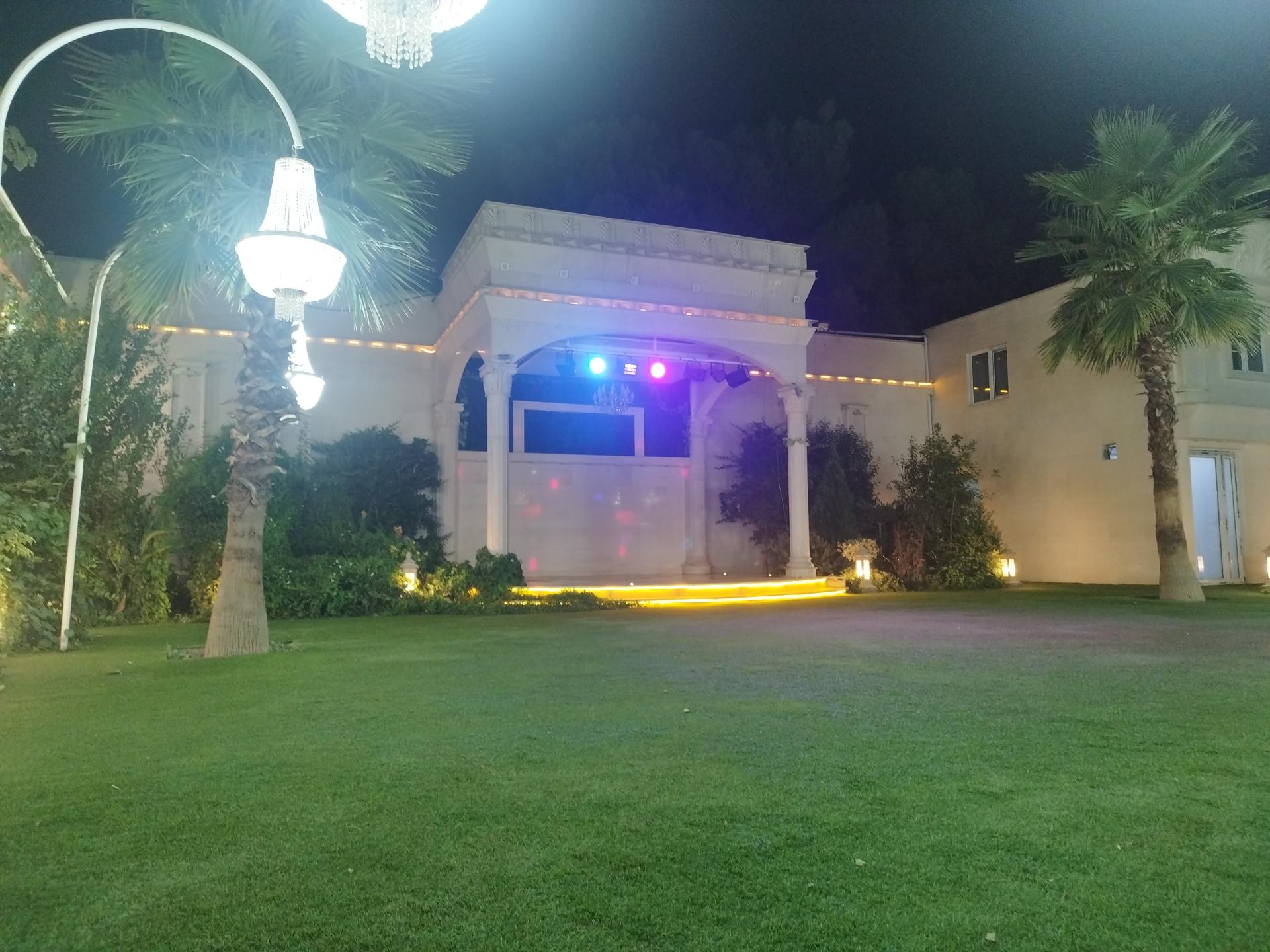 عکس عمارت سنگی کوروش