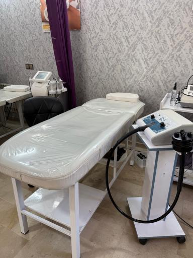 عکس کلینیک لاغری و زیبایی اندام ارا 