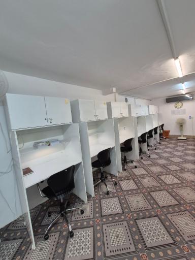 عکس سالن مطالعه پسرانه هدف