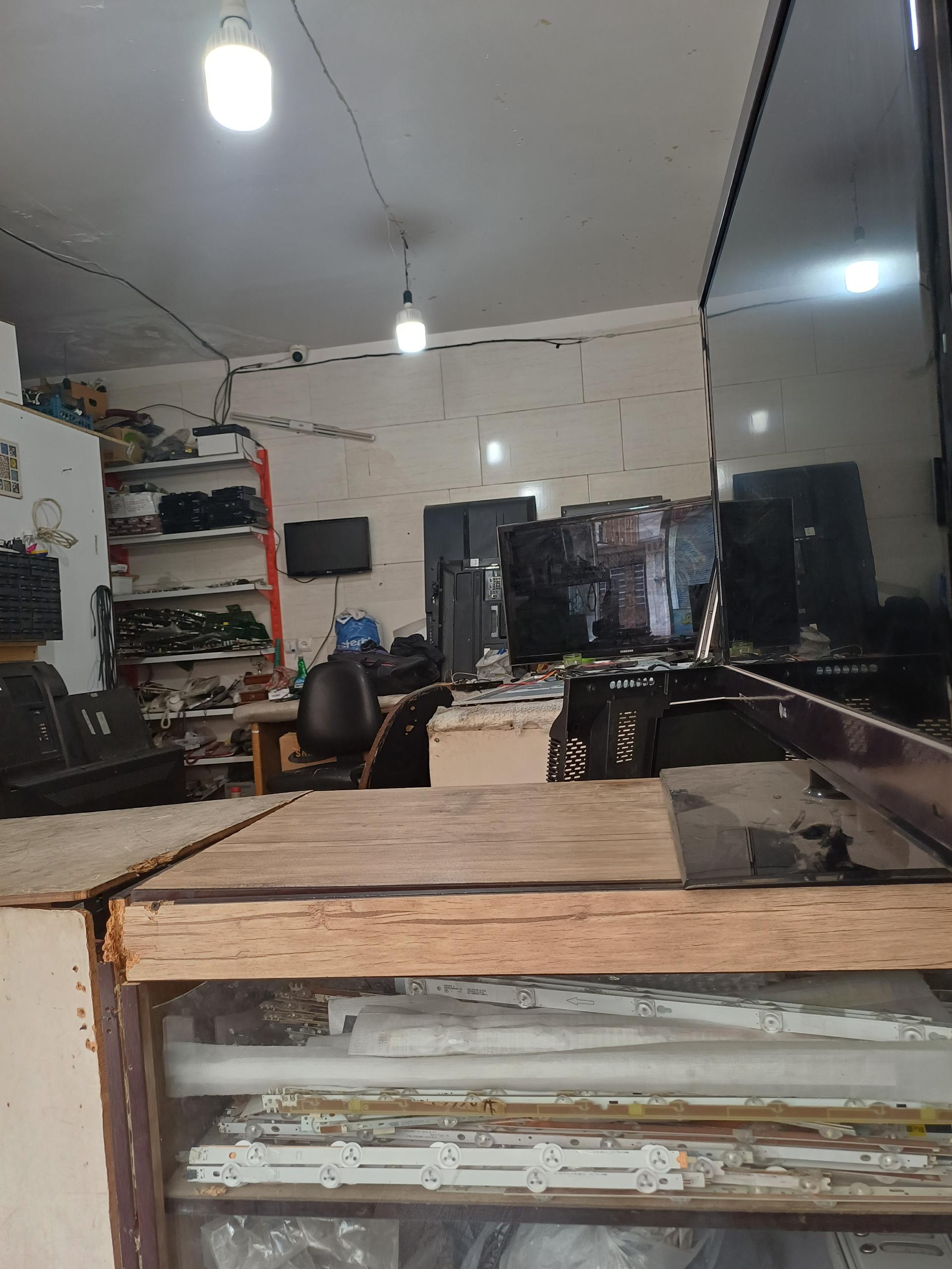 عکس تعمیرگاه تلویزیون و صوتی  منصور