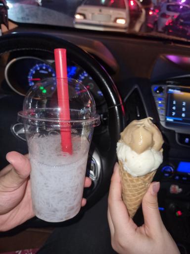 بستنی  گلبرگ