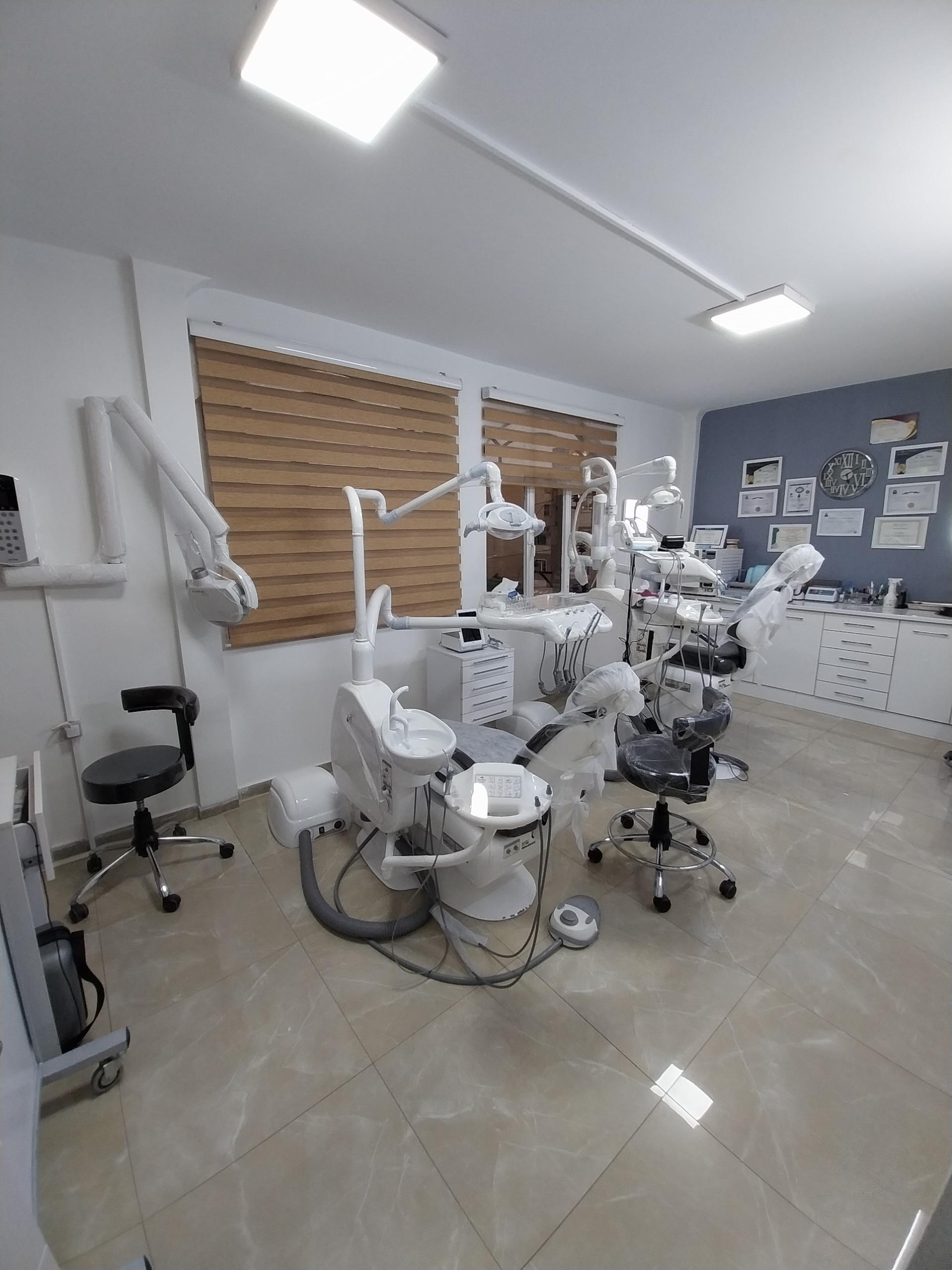 عکس دندانپزشکی دکتر پریسا خلیفه