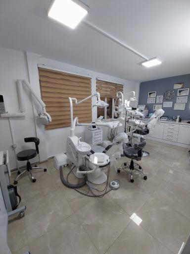 عکس دندانپزشکی دکتر پریسا خلیفه