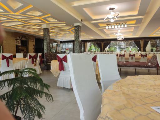 عکس باغ رستوران ساعی