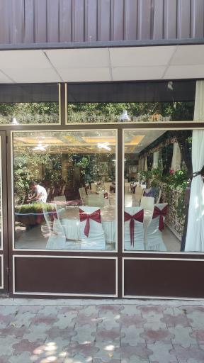 عکس باغ رستوران ساعی